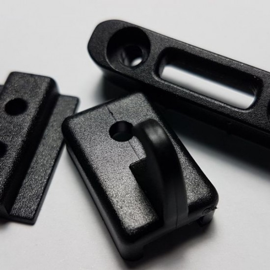 AGGANCIO PER ZANZARIERA SCORREVOLE ART. 1 AGGANCIO PER ZANZARIERA SCORREVOLE ART. 1