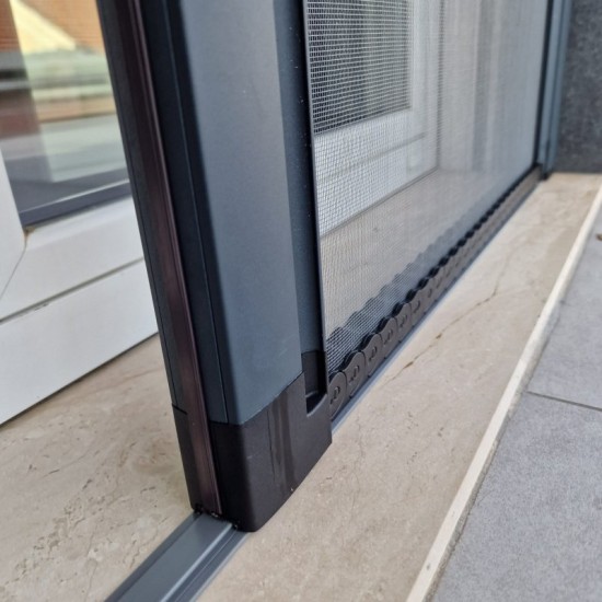 ZANZARIERA LATERALE JOLLY GUIDA SOTTILE E AVVOLGIMENTO CONTROLLATO